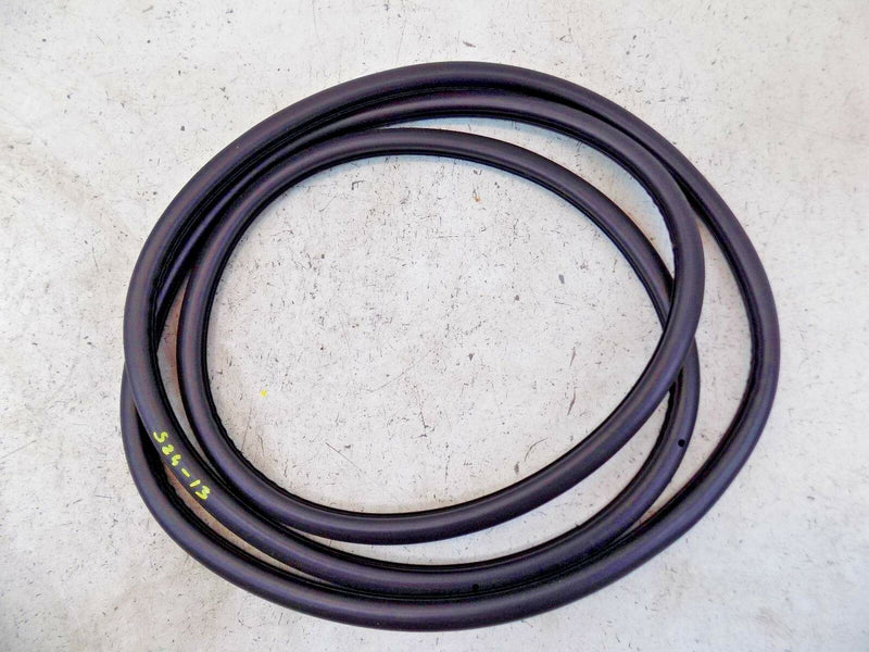 AUDI A6 4F C6 05-11 REAR LEFT RIGHT OUTER RUBBER DOOR SEAL 4F0 839 911 (S24-13)