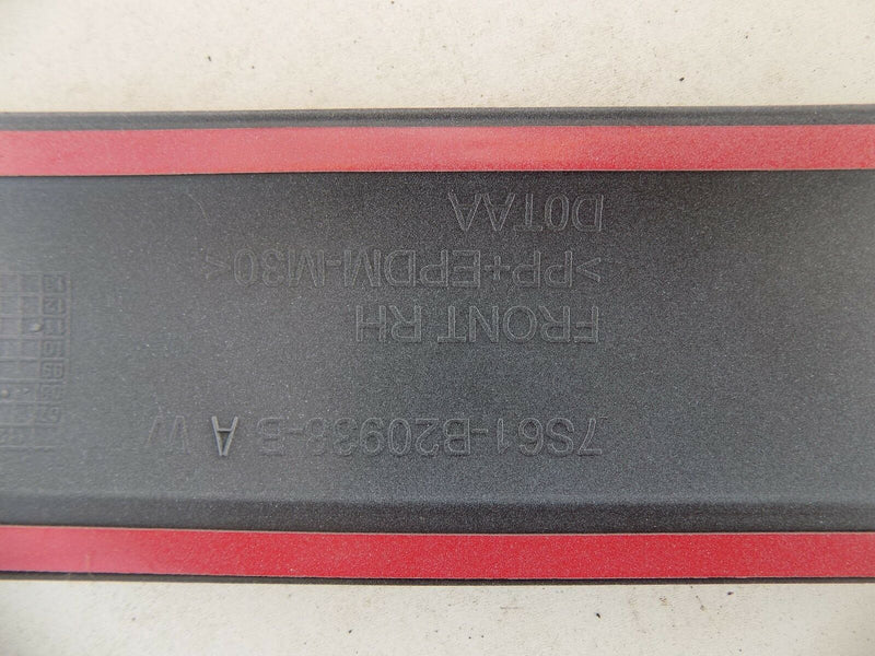 FORD FIEST V 2001-2008 FRONT RIGHT DOOR MOULDING TRIM 7S61-B20938-BAW (S25-38)