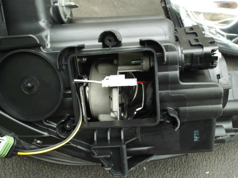 HYUNDAI IX35 2010- 2013 XENON HEADLIGHT HEADLAMP GENUINE LEFT(NO BALLAST NO BULB