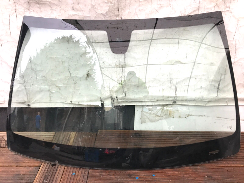 MERCEDES W205 2015-21 FRONT WINDSCREEN WINDOW GLASS & RAIN SENSOR AS1M1250DOT682