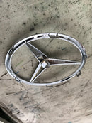 MERCEDES BENZ FRONT LOGO GRILLE A0008173200