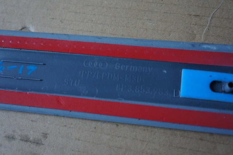 Audi A3 8P 2003-2013 REAR LEFT DOOR STRIP MOULDING TRIM 8P3 853 983 (S06-19)