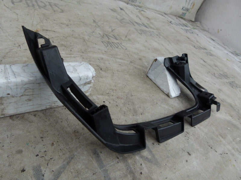VOLVO XC40 2018-22 REAR BUMPER EXHAUST LEFT BRACKET GENUINE 31407967