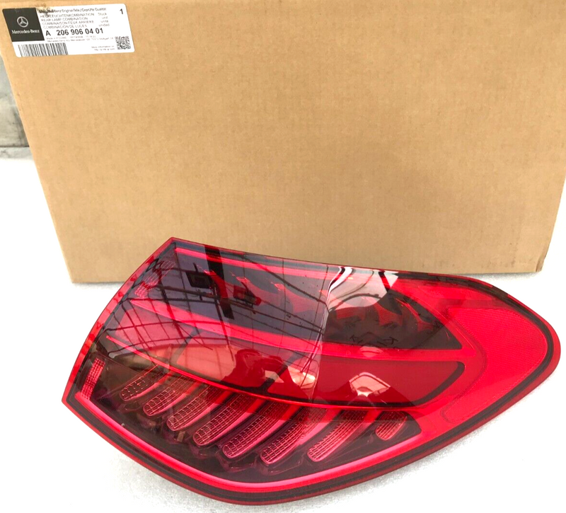 MERCEDES W206 ESTATE 2021-ON *10PIN REAR FENDER LIGHT RIGHT SIDE A2069060401