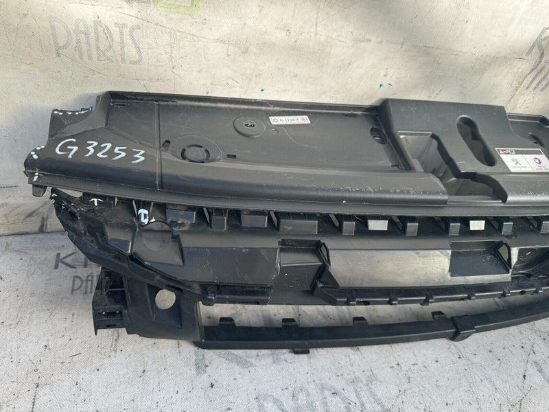 PEUGEOT 208 2019-ON FRONT BUMPER CENTRE BRACKET 9823209780