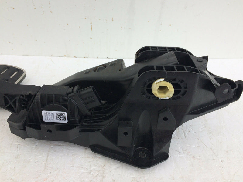 VW GOLF VII MK7 R GTI 2013-16 AUTOMATIC THROTTLE PEDAL ACCELERATOR GAS 5Q2723058