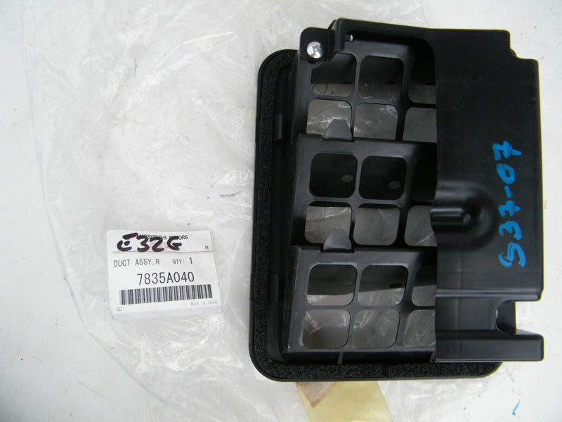 MITSUBISHI Outlander 2014-2016 AIR DUCT PRESSURE VENT PANEL 7835A040 (S37-07)