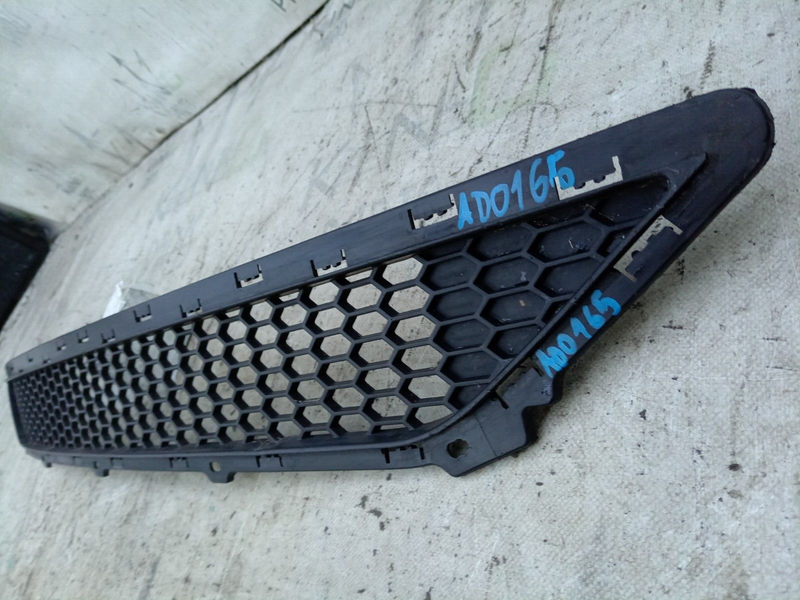 HYUNDAI TUCSON 2016-2018 FRONT BUMPER LOWER GRILLE 86561-D700