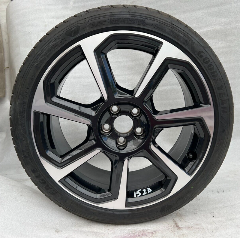 AUDI A1 18" ALLOY WHEEL & TYRE 215/40/18 7.5J ET46 82A601025AB