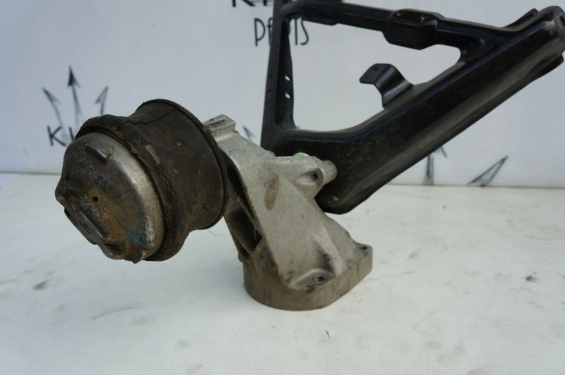 MERCEDES C-CLASS C220 W203 2001-2007 2.2 CDI LEFT SIDE ENGINE MOUNT BRACKET