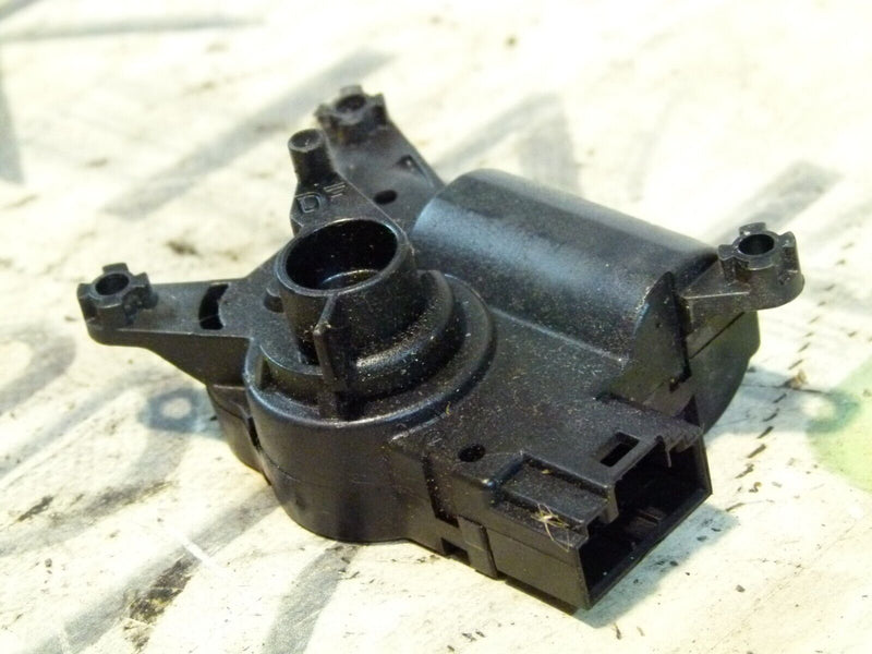 AUDI Q7 HEATER AIR VENT FLAP MOTOR ACTUATOR GENUINE 52411483R06