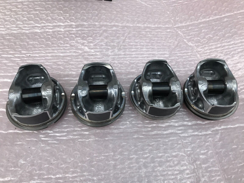 AUDI Q5 3 GEN PETROL 2.0 TFSI 4x ENGINE PISTON GENUINE SET 82.420 06K BB 9,6 2l