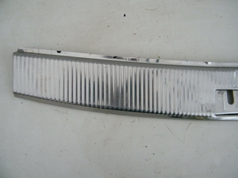 VW TOUAREG 7L 02-06 BOOT LOADING TRIM PANEL COVER LOCK SILL PROTECTOR 7L6863459B