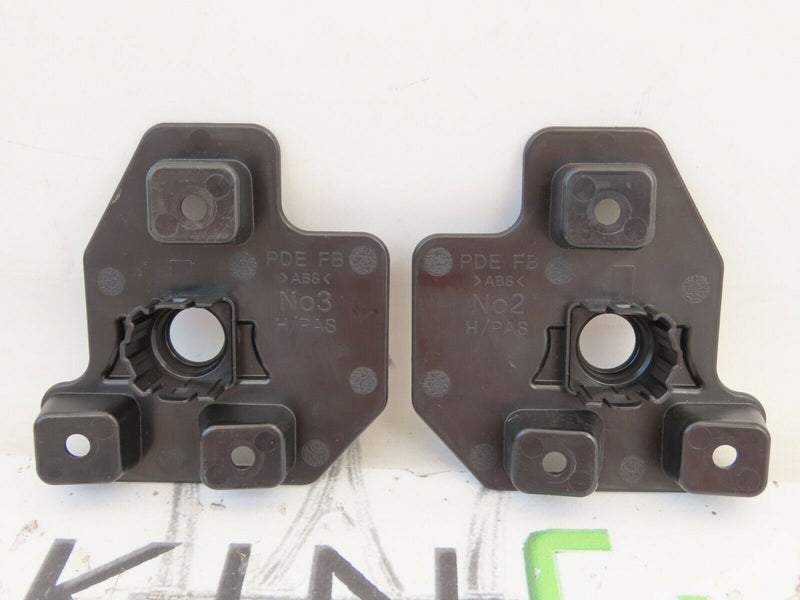 HYUNDAI I30 2019-ON PAIR OF LEFT & RIGHT PDC BRACKETS TO GRILL GRILLE *NEW*