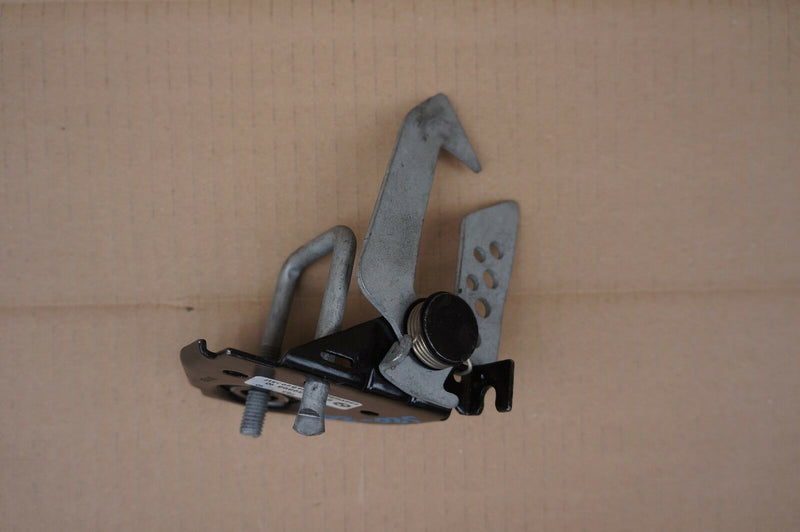 BMW 5 6 7 Z4 SERIES N/S BONNET CATCH F10/ F12 NEW 7183763 (S20-20)