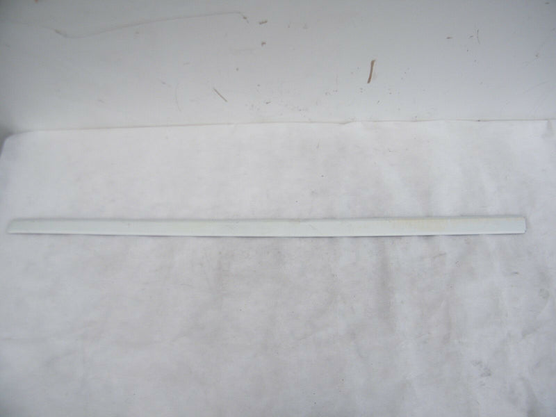 AUDI A4 B7 RS4 2006-2008 FRONT LEFT DOOR MOLDING N/SF 8E0853953 (VW23)