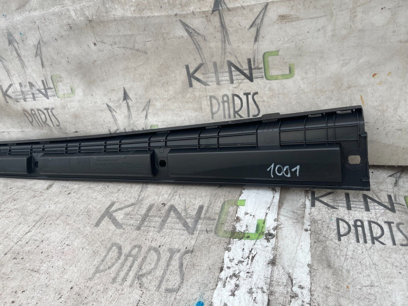 AUDI A3 8V 2013-2019 RIGHT DRIVER SIDE SKIRT TRIM BRACKET 8V4854536A