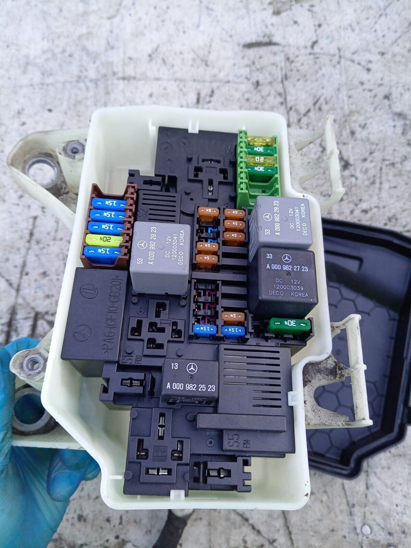 MERCEDES C CLASS W205 1.6 DIESEL 14-21 FUSE BOX A2055400182  #