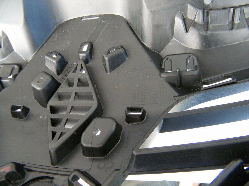 RENAULT CLIO MK IV 2012-2015 FRONT BUMPER UPPER RADIATOR GRILL 622563184R (R13)