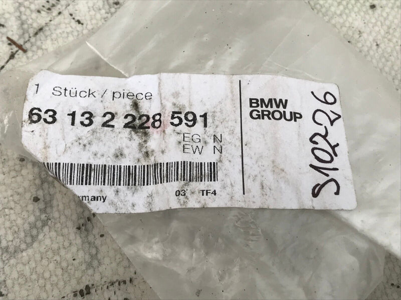 NEW BMW 3 E46 1999-2003 FRONT LEFT WING INDICATOR GENUINE 63132228591