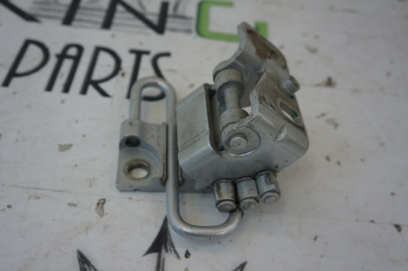 VW GOLF VI MK6 2008-2012 FRONT LEFT DOOR HINGE 1K0831411Q