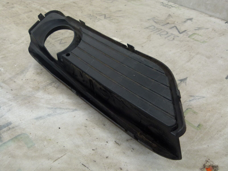 BMW 1 F20 LCI 2015-17 FRONT RIGHT FOG LIGHT TRIM GENUINE 7371666 S69-29