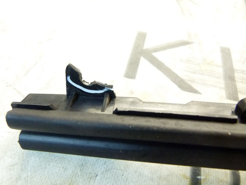 PEUGEOT 308 SW ESTATE 2017-21 REAR RIGHT WINDOW GUIDE BRACKET 9805495480