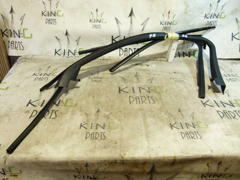 AUDI A4 S4 8W B9 2016-ON FRONT RIGHT DOOR FRAME SEAL TRIM SET 8W0867610