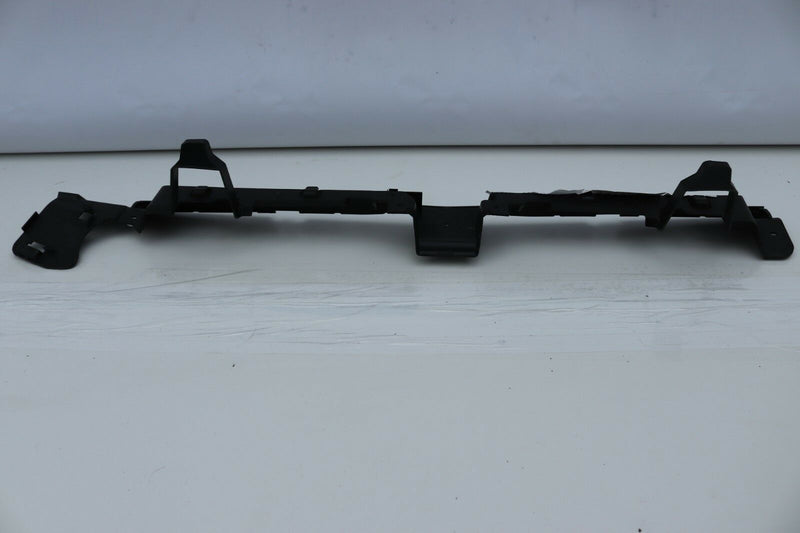 VAUXHALL ASTRA J MK6 2013-15 CENTRE REAR BUMPER MOUNT 5DR 13266743 /B04-33 /B8-4