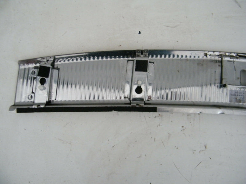 VW TOUAREG 7L 02-06 BOOT LOADING TRIM PANEL COVER LOCK SILL PROTECTOR 7L6863459B