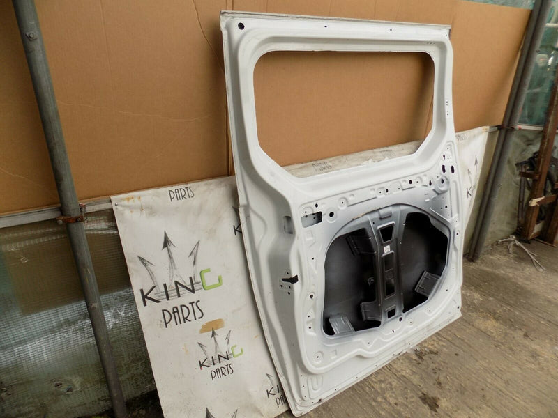 VAUXHALL VIVARO LEFT PASSENGER SIDE SLIDING DOOR SHELL 821139210R