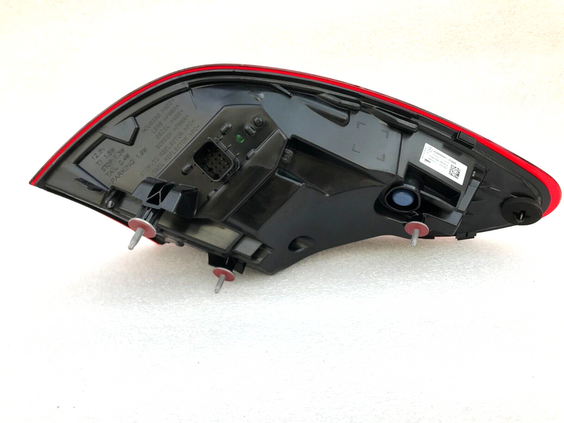 MERCEDES W206 ESTATE 2021-ON *10 PIN REAR FENDER LIGHT RIGHT SIDE A2069060401