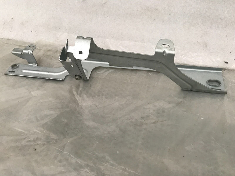 MERCEDES GLC X253 2016-21 LOWER QUARTER BOOT TRUNK METAL BRACKET A2536910214
