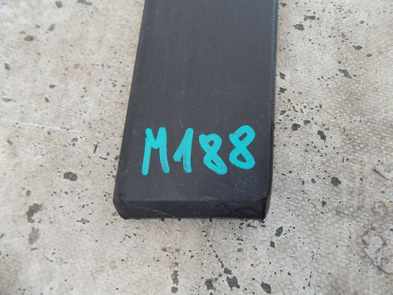 HYUNDAI TUCSON 2015-ON REAR LEFT PASSENGER DOOR LOWER MOULDING 87733-D7000