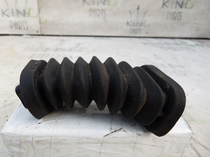 MERCEDES C W204 2007-11 FRONT LEFT DOOR RUBBER GROMMET GENUINE A2048210197