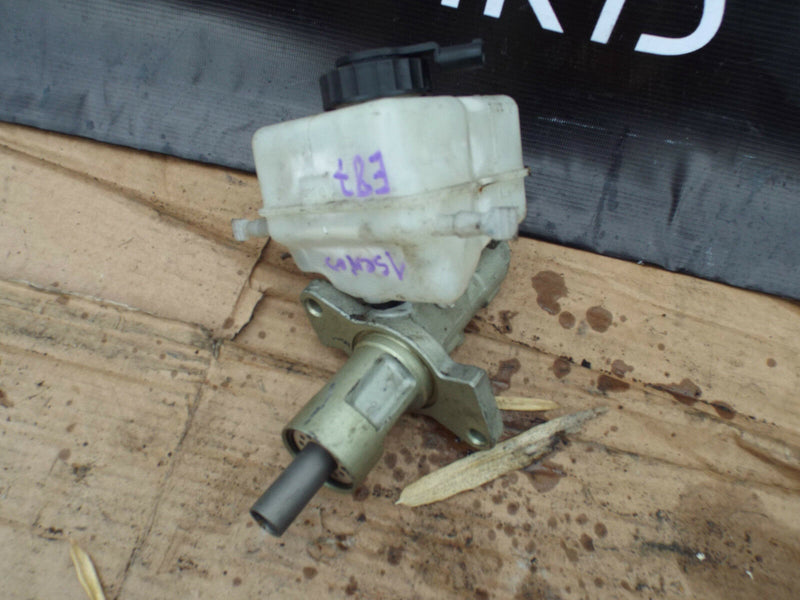 BMW 1 Series 118 D E87 2.0 Diesel M47 Brake Master Cylinder  Bottle Tank
