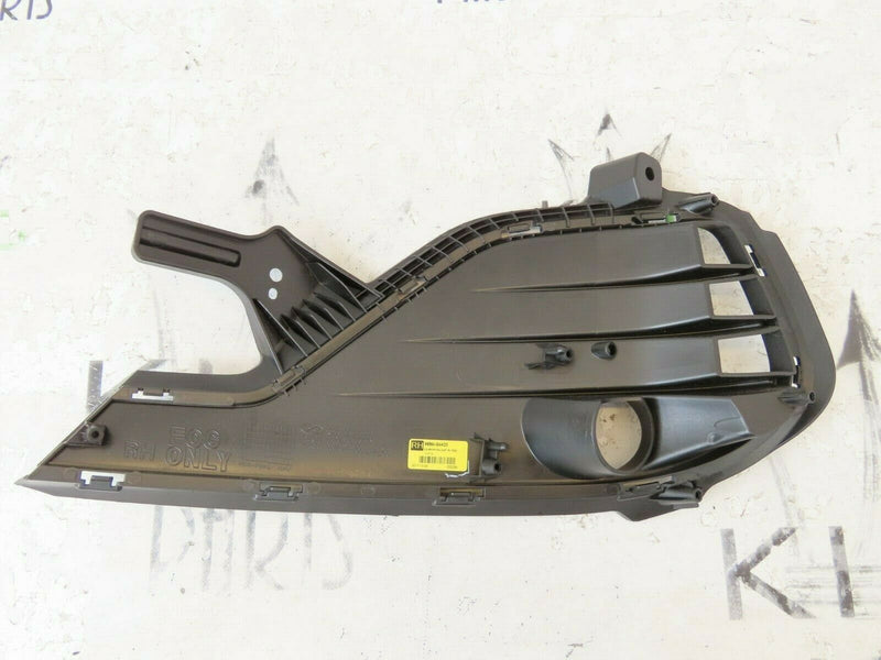 HYUNDAI i30 2019-ON FASTBACK FRONT FOG LIGHT RIGHT GRILLE *NEW* 86564-G4AD0