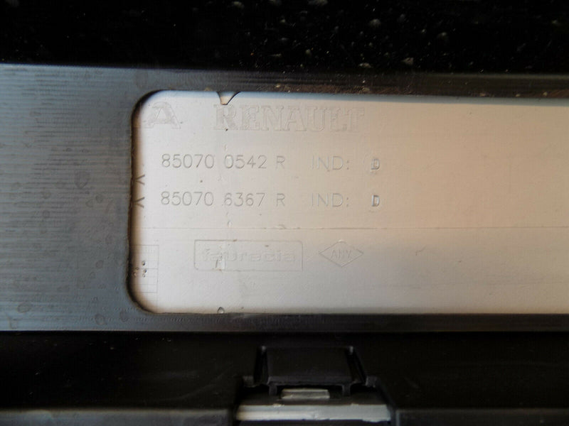 DACIA DUSTER MK2 2017 2018 WHITE REAR BUMPER GENUINE PDC 850222027R