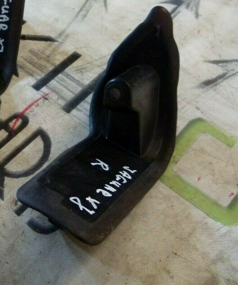 JAGUAR XJ X351 2010-2019 WING FENDER BRACKET LEFT PASSENGER SIDE AW93-16G032-AB