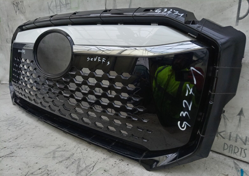MAXUS LDV eDELIVER 9 EV 2020-ON FRONT BUMPER GRILL C00295539-M001