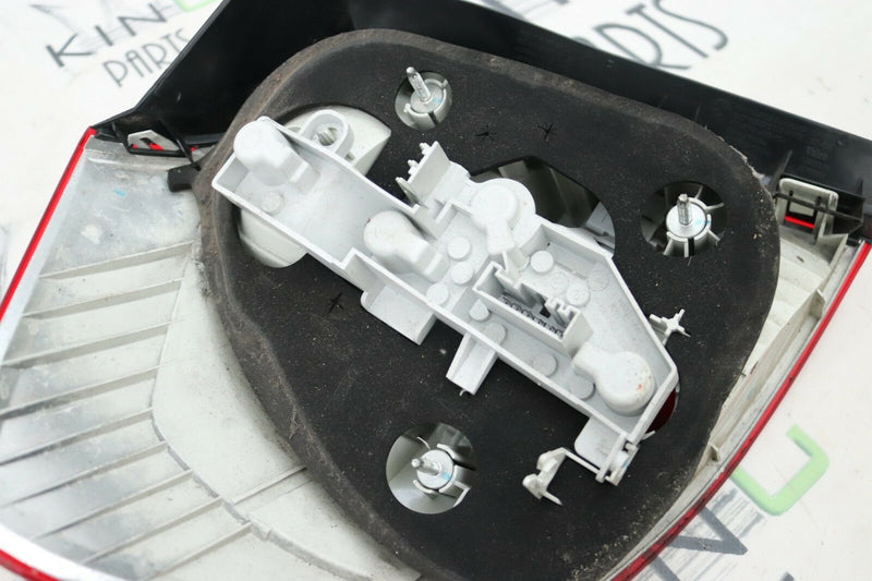 BMW 1 SERIES E80 E81 2004-11 RIGHT DRIVER SIDE REAR LIGHT LAMP STOP 7194956