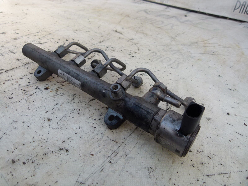 MERCEDES C W204 2007-11 DIESEL 2.2 FUEL INJECTOR RAIL GENUINE A6510700495