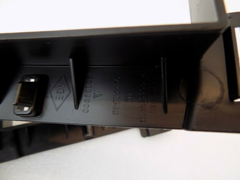 VIVARO TRAFIC 2014-ON FRONT GRILL HOLDERS BRACKETS LEFT RIGHT PAIR OF /S13-50