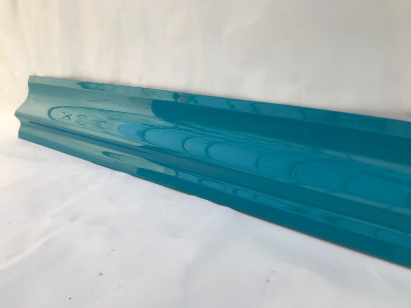 PORSCHE MACAN S T GTS 2022  FRONT DOOR PANEL TRIM MOULDING RIGHT SIDE 95B837890