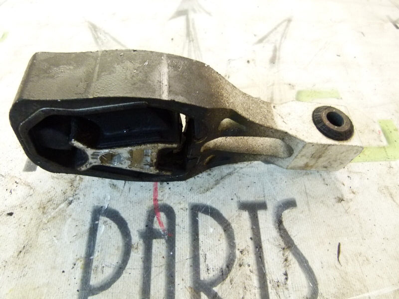 PEUGEOT 308 SW ESTATE 2017-21 REAR SIDE ENGINE MOUNTING BRACKET 9811786680