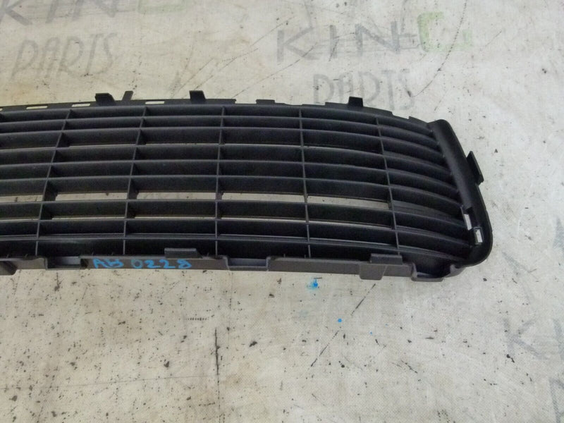 PEUGEOT 3008 2009-2013 FRONT BUMPER LOWER GRILLE GENUINE 9685628677