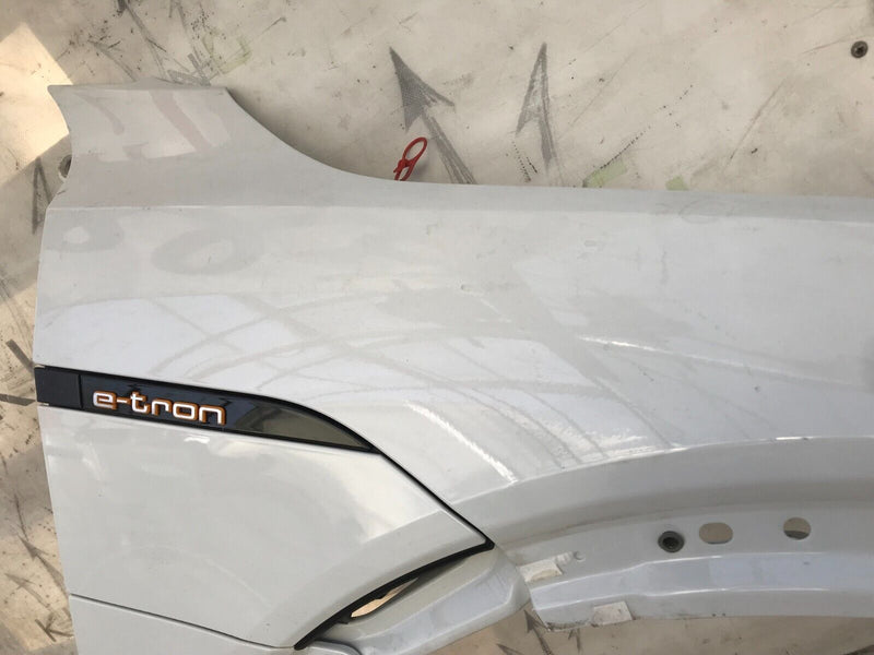 AUDI E-TRON 2018-ON RIGHT SIDE FRONT FENDER WING PANEL & CHARGING FUEL FLAP