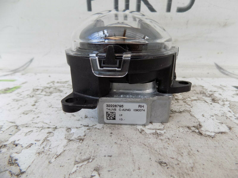 VOLVO V90 S90  RHD FRONT RH  HALOGEN FOG LIGHTS COMPLETE  32228795