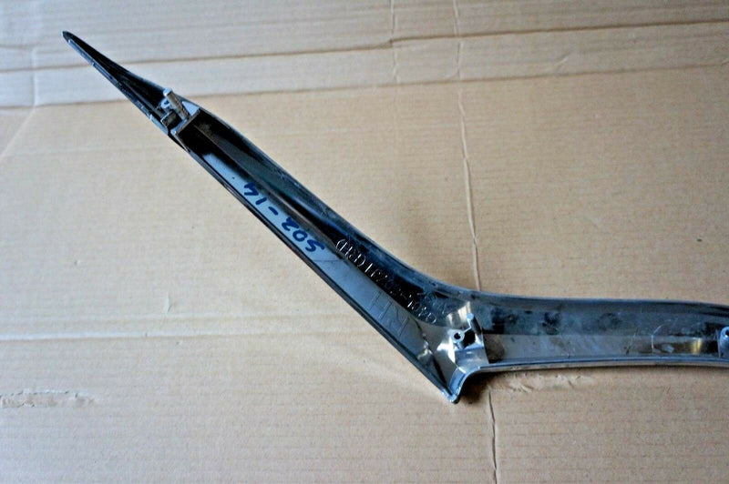MAZDA 3 AXELA 2016 FRONT RIGHT GRILLE CHROME TRIM G46L-507M (S02-14)