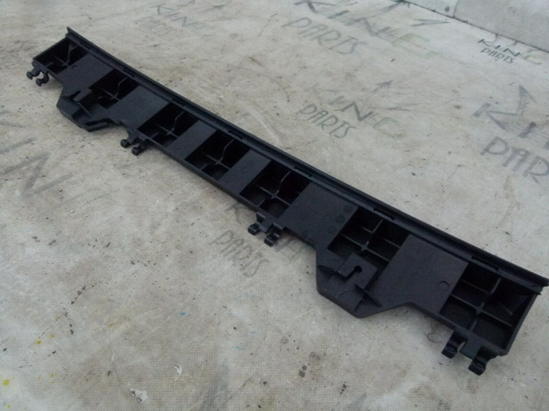 MERCEDES C W204 2007-11 REAR BUMPER CENTRE BRACKET GENUINE A2048850565